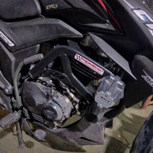 Defensa Stunt AKT Cr4 - Negra